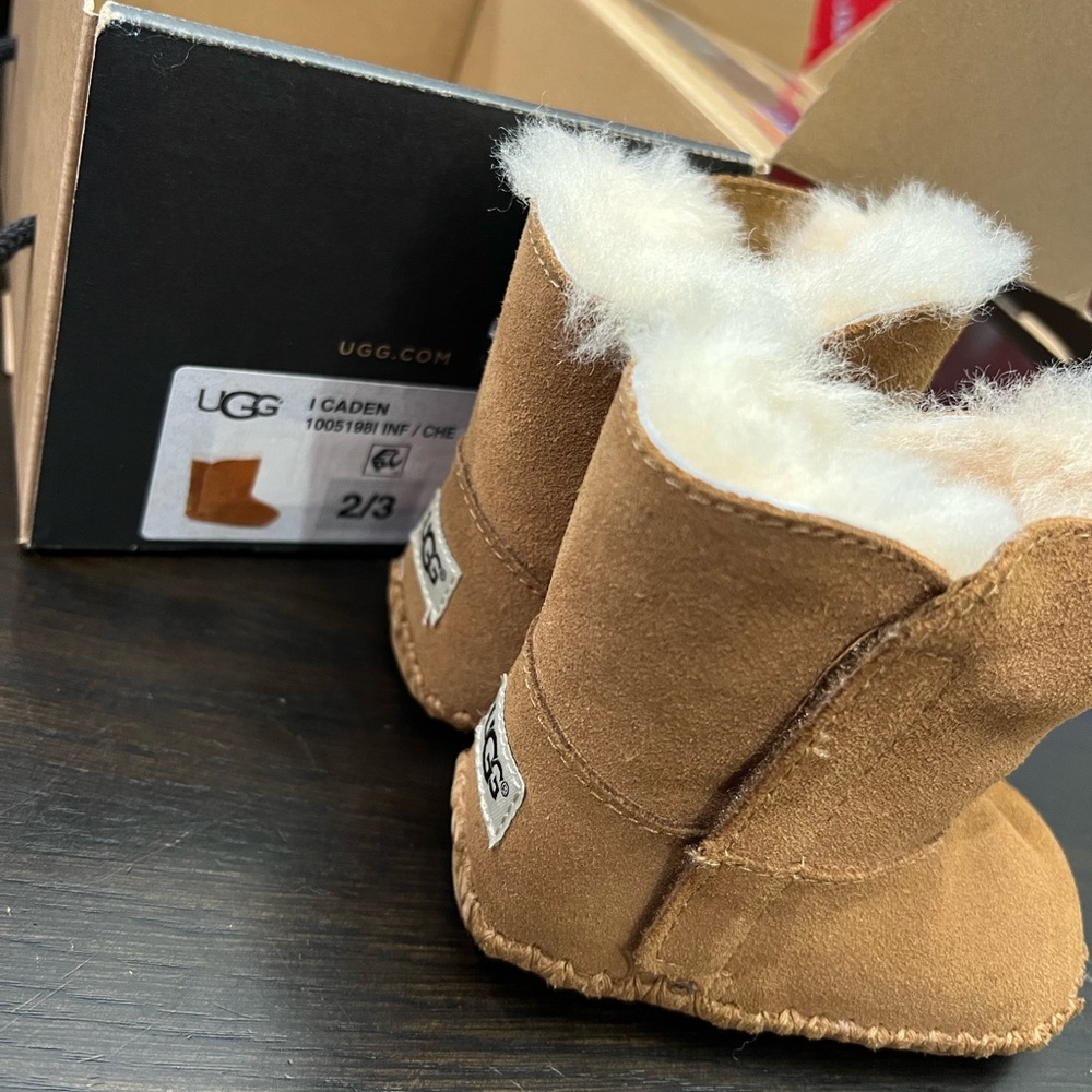 Baby UGGS - Size 2/3